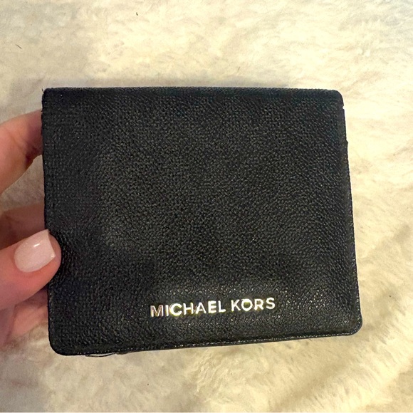 Michael Kors UNISEX Black Leather Wallet - Picture 1 of 10